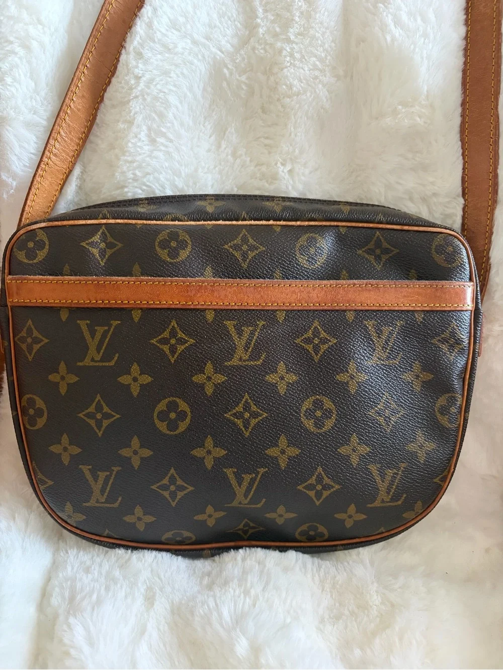 Louis Vuitton Monogram Jeune Fille GM crossbody